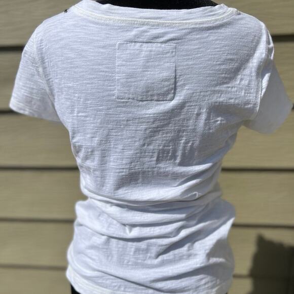 Abercrombie and Fitch T-shirt with 3D  flowers & cutout work, women's size M - Picture 6 of 7